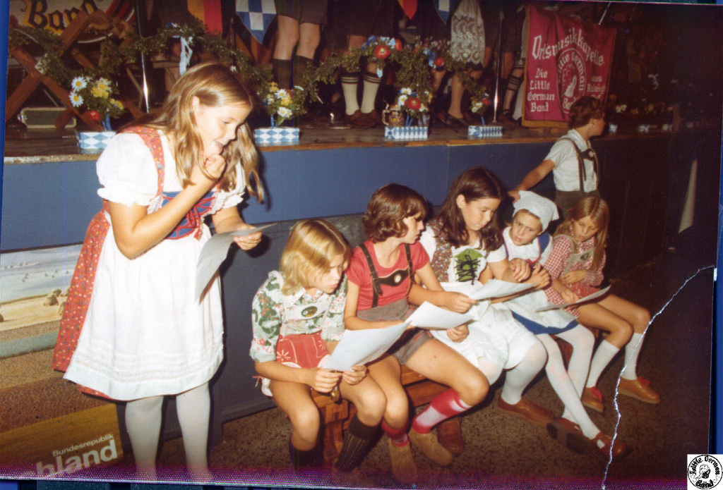 1976 09 12 14 Busch Gardens VA Oct 76 in w Fair gnds photos.jpg